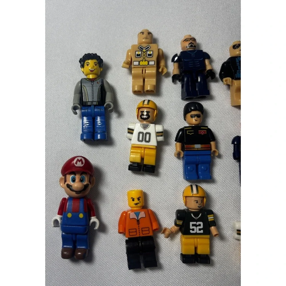 Lot Of 21 Lego Minifigure People-Football,Mario, Halo,Captain,Not All‎ Complete - Picture 2 of 5